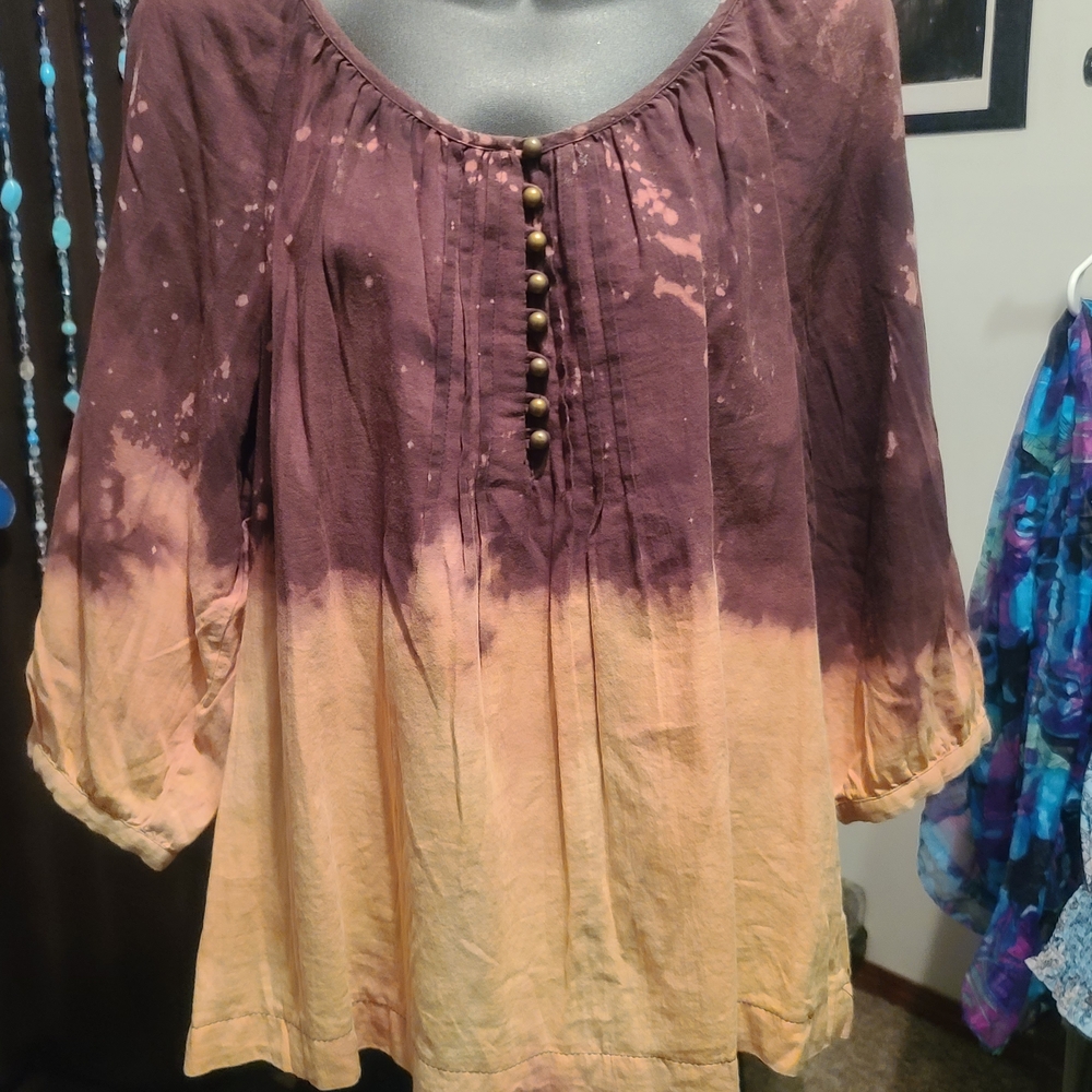 🐰Denver Hayes Purple and Tan Ombre Blouse